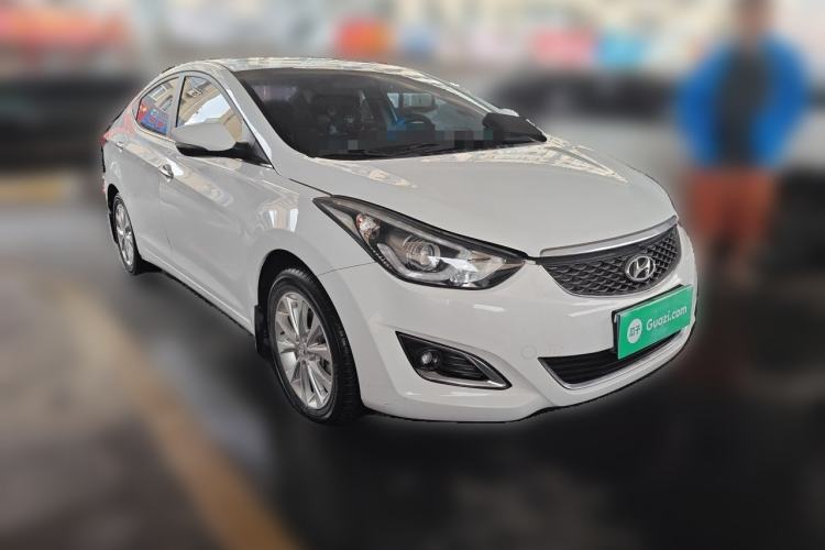 Used Hyundai Elantra (5th Generation / Langdong) 2016 1.6L Manual Luxury Model Front Right 45 Deg