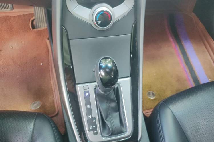 Used Hyundai Elantra (5th Generation / Langdong) 2016 1.6L Automatic Prestige Model Gear Lever