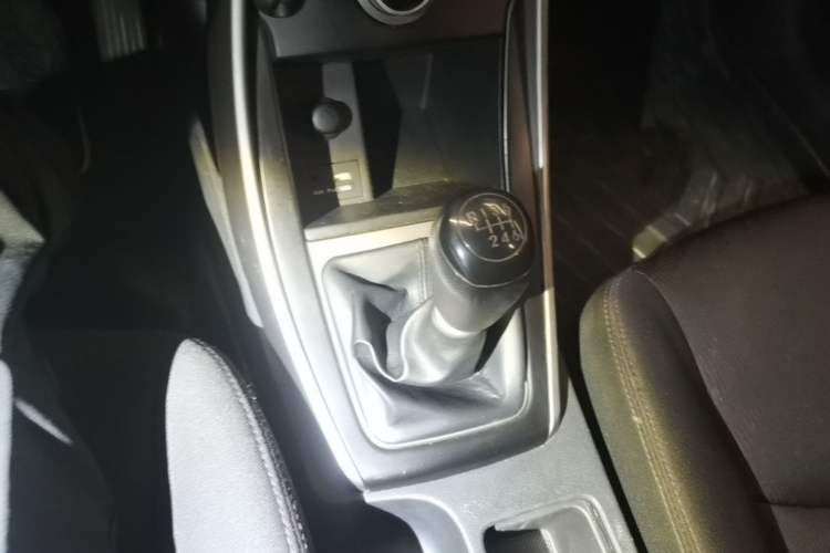 Used Hyundai Elantra (5th Generation / Langdong) 2016 1.6L Manual Fashion Edition Gear Lever