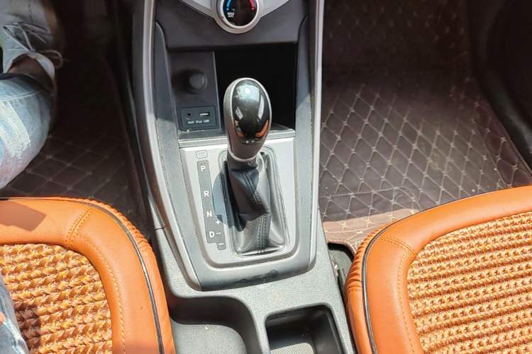 Used Hyundai Elantra (5th Generation / Langdong) 2016 1.6L Automatic Smart Version Gear Lever