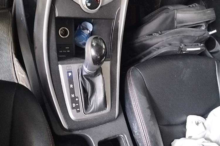 Used Hyundai Elantra (5th Generation / Langdong) 2016 1.6L Automatic Smart Version Gear Lever