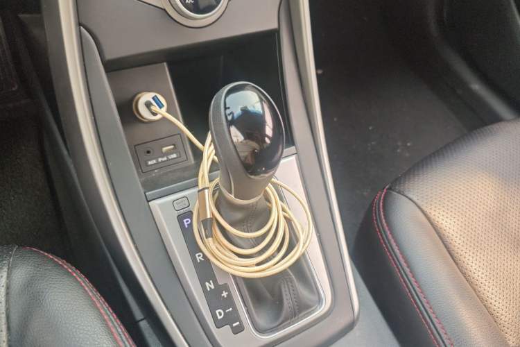 Used Hyundai Elantra (5th Generation / Langdong) 2016 1.6L Automatic Smart Version Gear Lever