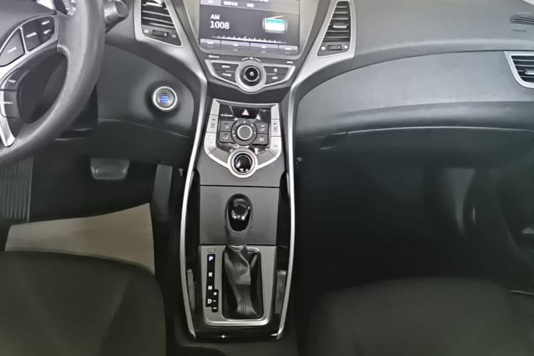 Used Hyundai Elantra (5th Generation / Langdong) 2016 1.6L Automatic Prestige Model Gear Lever