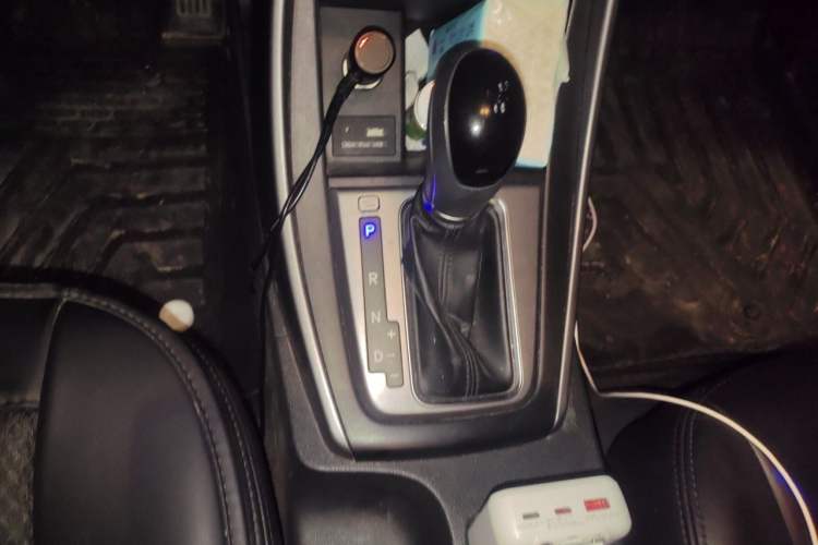 Used Hyundai Elantra (5th Generation / Langdong) 2016 1.6L Automatic Smart Version Gear Lever