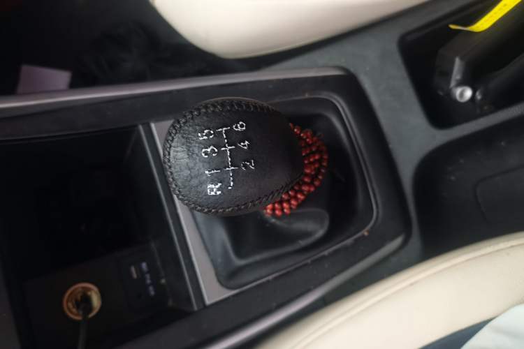 Used Hyundai Elantra (5th Generation / Langdong) 2016 1.6L Manual Fashion Edition Gear Lever