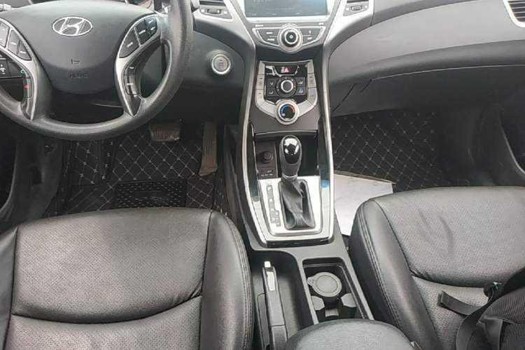 Used Hyundai Elantra (5th Generation / Langdong) 2016 1.6L Automatic Prestige Model Gear Lever