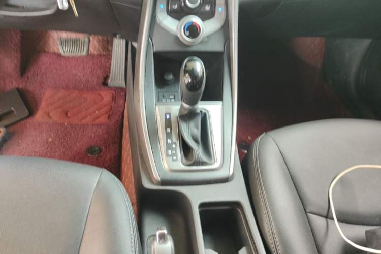 Used Hyundai Elantra (5th Generation / Langdong) 2016 1.6L Automatic Smart Version Gear Lever