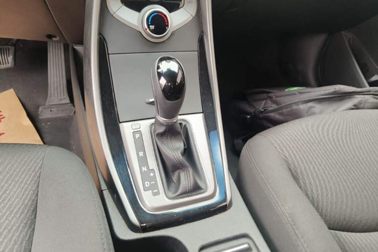 Used Hyundai Elantra (5th Generation / Langdong) 2016 1.6L Automatic Prestige Model Gear Lever