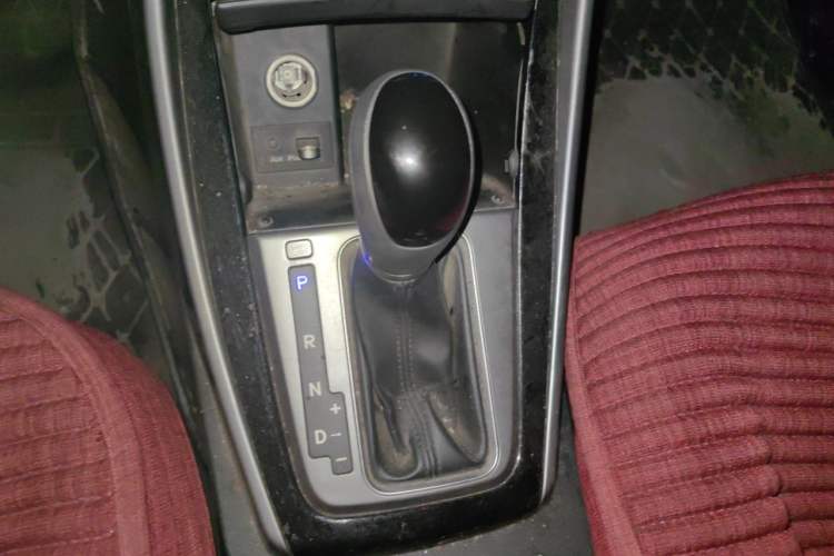 Used Hyundai Elantra (5th Generation / Langdong) 2016 1.6L Automatic Prestige Model Gear Lever
