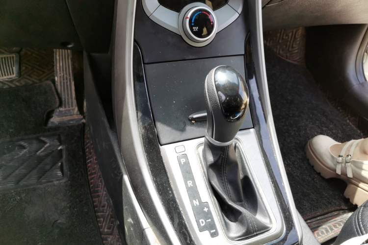 Used Hyundai Elantra (5th Generation / Langdong) 2016 1.6L Automatic Prestige Model Gear Lever