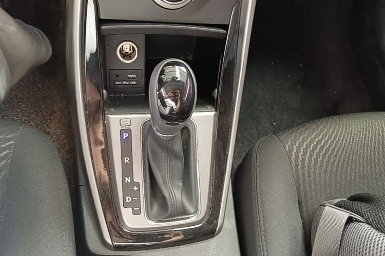Used Hyundai Elantra (5th Generation / Langdong) 2016 1.6L Automatic Prestige Model Gear Lever