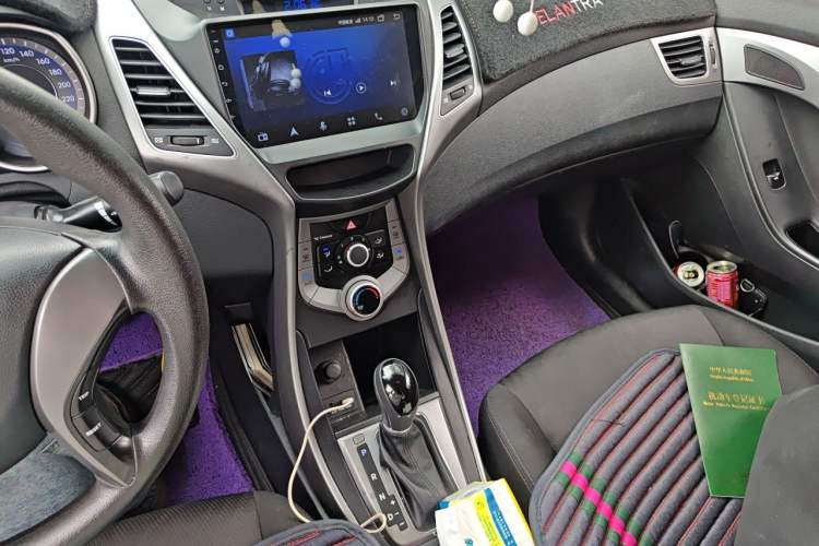 Used Hyundai Elantra (5th Generation / Langdong) 2016 1.6L Automatic Smart Version Gear Lever