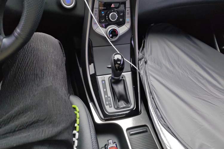 Used Hyundai Elantra (5th Generation / Langdong) 2016 1.6L Automatic Prestige Model Gear Lever