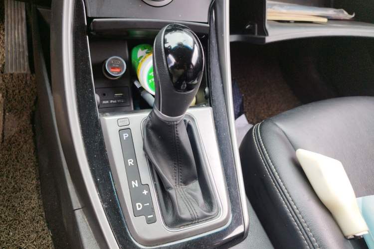 Used Hyundai Elantra (5th Generation / Langdong) 2016 1.6L Automatic Prestige Model Gear Lever
