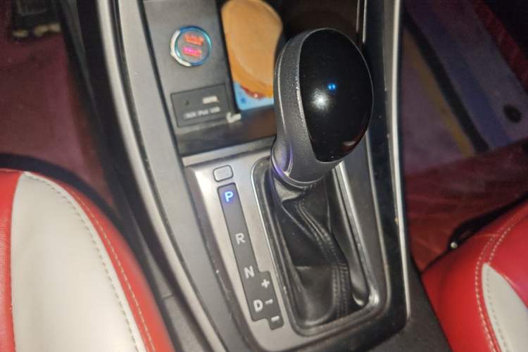 Used Hyundai Elantra (5th Generation / Langdong) 2016 1.6L Automatic Smart Version Gear Lever
