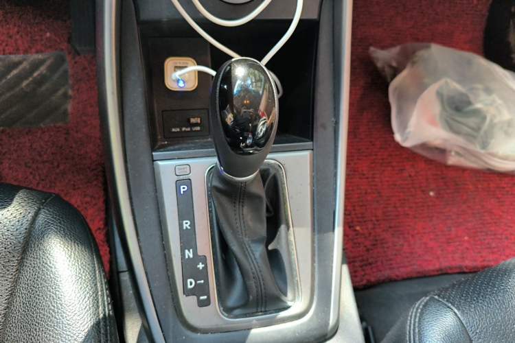 Used Hyundai Elantra (5th Generation / Langdong) 2016 1.6L Automatic Smart Version Gear Lever