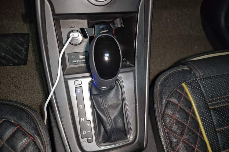 Used Hyundai Elantra (5th Generation / Langdong) 2016 1.6L Automatic Smart Version Gear Lever