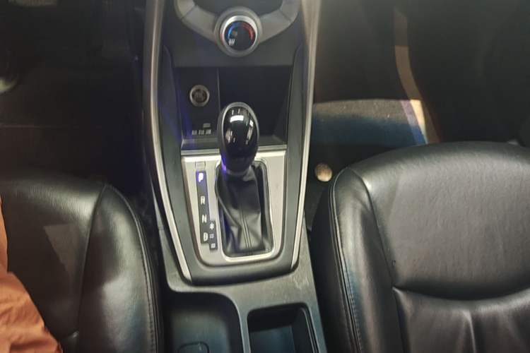 Used Hyundai Elantra (5th Generation / Langdong) 2016 1.6L Automatic Smart Version Gear Lever