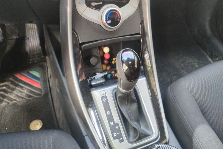 Used Hyundai Elantra (5th Generation / Langdong) 2016 1.6L Automatic Prestige Model Gear Lever