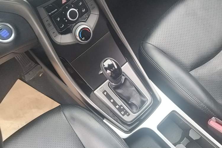 Used Hyundai Elantra (5th Generation / Langdong) 2016 1.6L Automatic Prestige Model Gear Lever