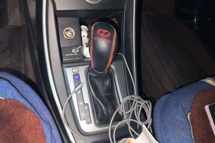 Used Hyundai Elantra (5th Generation / Langdong) 2016 1.6L Automatic Smart Version Gear Lever