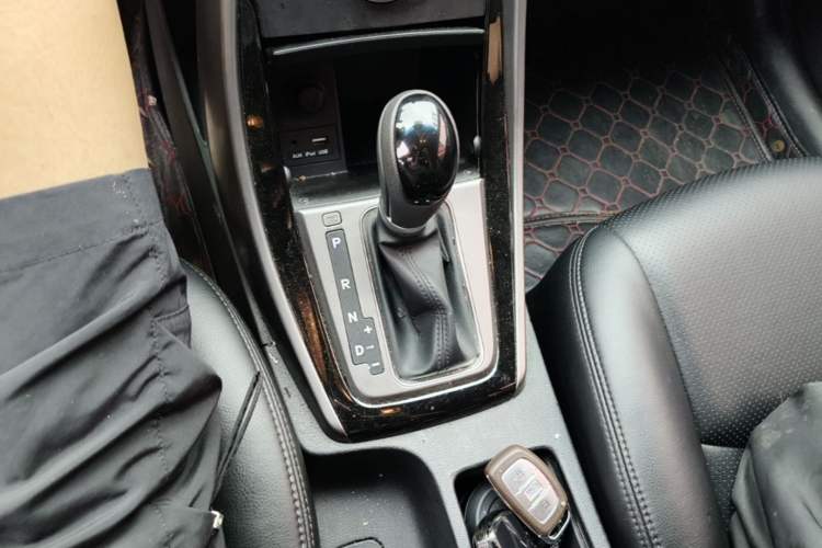 Used Hyundai Elantra (5th Generation / Langdong) 2016 1.6L Automatic Prestige Model Gear Lever