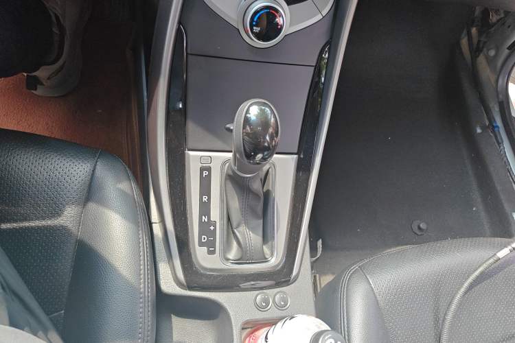Used Hyundai Elantra (5th Generation / Langdong) 2016 1.6L Automatic Prestige Model Gear Lever