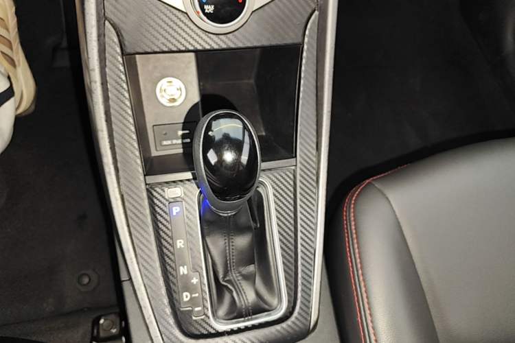 Used Hyundai Elantra (5th Generation / Langdong) 2016 1.6L Automatic Smart Version Gear Lever