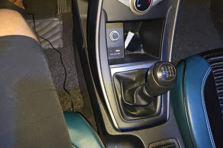 Used Hyundai Elantra (5th Generation / Langdong) 2016 1.6L Manual Fashion Edition Gear Lever