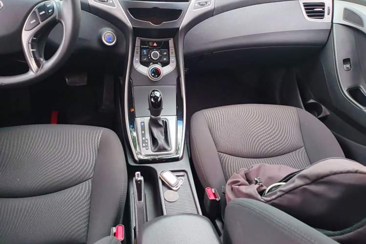 Used Hyundai Elantra (5th Generation / Langdong) 2016 1.6L Automatic Prestige Model Gear Lever