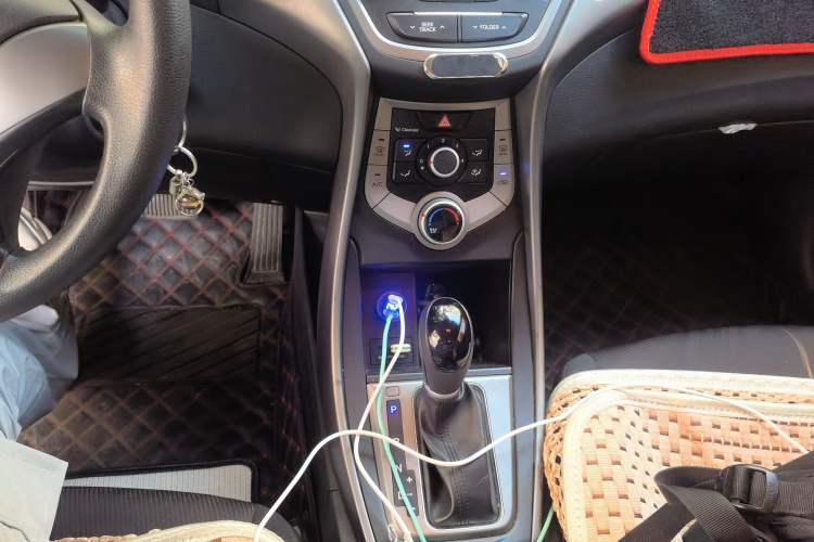 Used Hyundai Elantra (5th Generation / Langdong) 2016 1.6L Automatic Smart Version Gear Lever