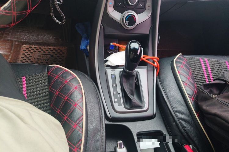 Used Hyundai Elantra (5th Generation / Langdong) 2016 1.6L Automatic Smart Version Gear Lever