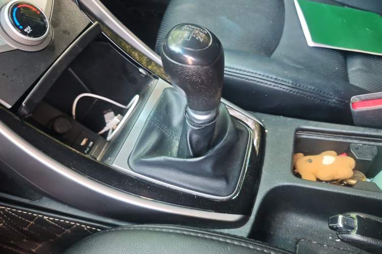 Used Hyundai Elantra (5th Generation / Langdong) 2016 1.6L Manual Luxury Model Gear Lever