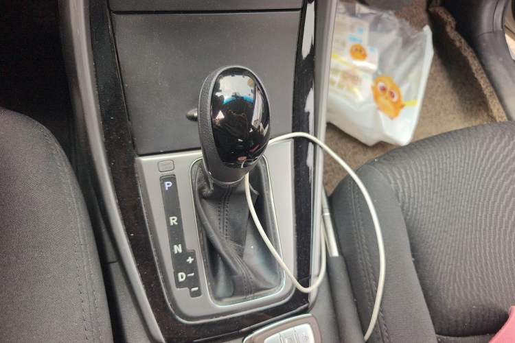 Used Hyundai Elantra (5th Generation / Langdong) 2016 1.6L Automatic Prestige Model Gear Lever