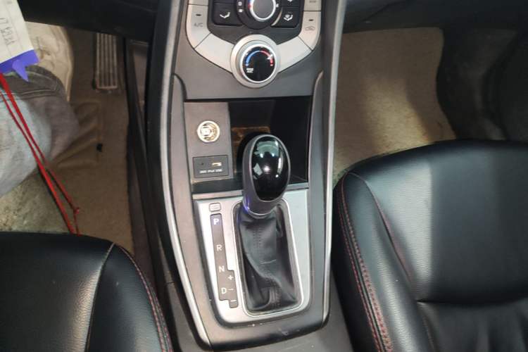 Used Hyundai Elantra (5th Generation / Langdong) 2016 1.6L Automatic Smart Version Gear Lever