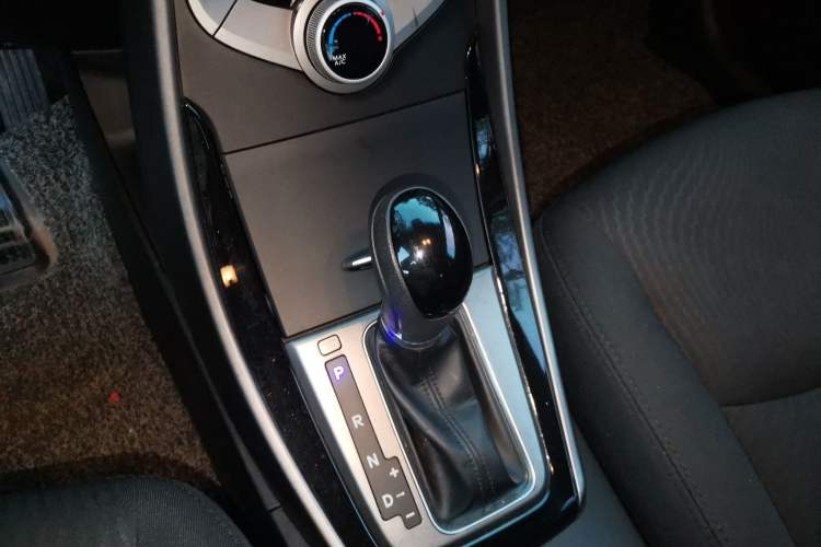 Used Hyundai Elantra (5th Generation / Langdong) 2016 1.6L Automatic Prestige Model Gear Lever