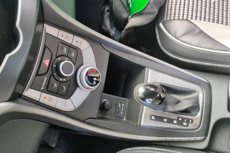 Used Hyundai Elantra (5th Generation / Langdong) 2016 1.6L Automatic Smart Version Gear Lever
