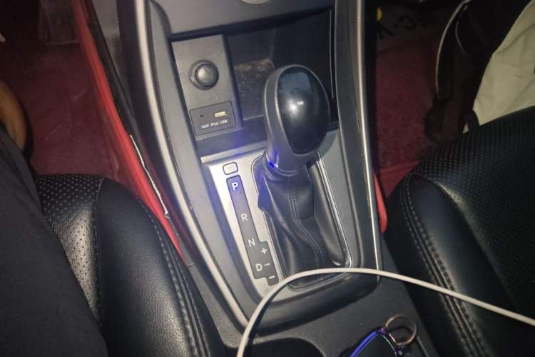 Used Hyundai Elantra (5th Generation / Langdong) 2016 1.6L Automatic Smart Version Gear Lever