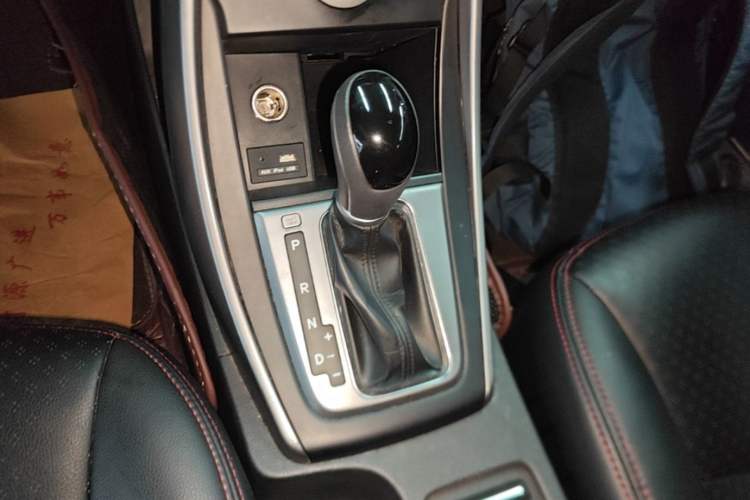 Used Hyundai Elantra (5th Generation / Langdong) 2016 1.6L Automatic Smart Version Gear Lever