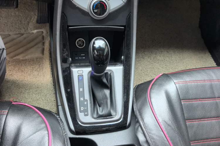 Used Hyundai Elantra (5th Generation / Langdong) 2016 1.6L Automatic Prestige Model Gear Lever