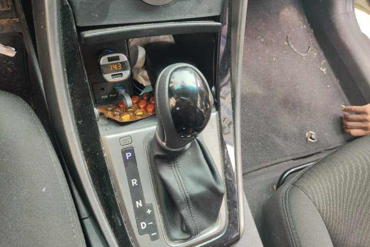 Used Hyundai Elantra (5th Generation / Langdong) 2016 1.6L Automatic Prestige Model Gear Lever