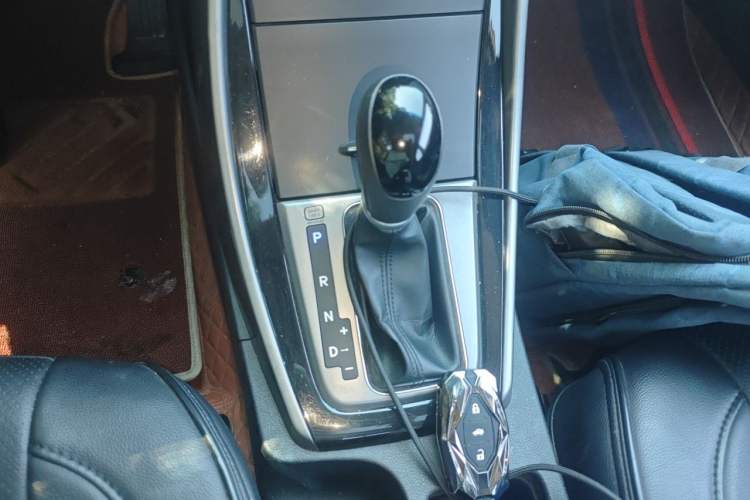 Used Hyundai Elantra (5th Generation / Langdong) 2016 1.6L Automatic Prestige Model Gear Lever