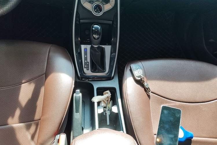 Used Hyundai Elantra (5th Generation / Langdong) 2016 1.6L Automatic Prestige Model Gear Lever