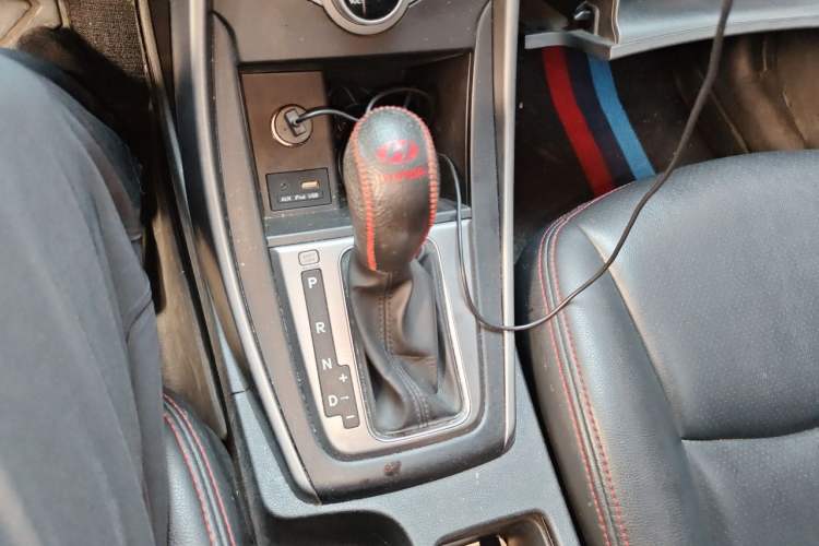 Used Hyundai Elantra (5th Generation / Langdong) 2016 1.6L Automatic Smart Version Gear Lever