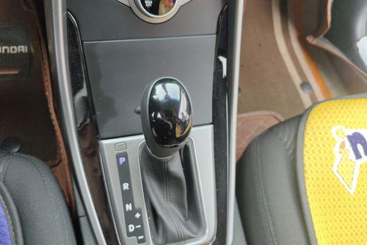 Used Hyundai Elantra (5th Generation / Langdong) 2016 1.6L Automatic Prestige Model Gear Lever