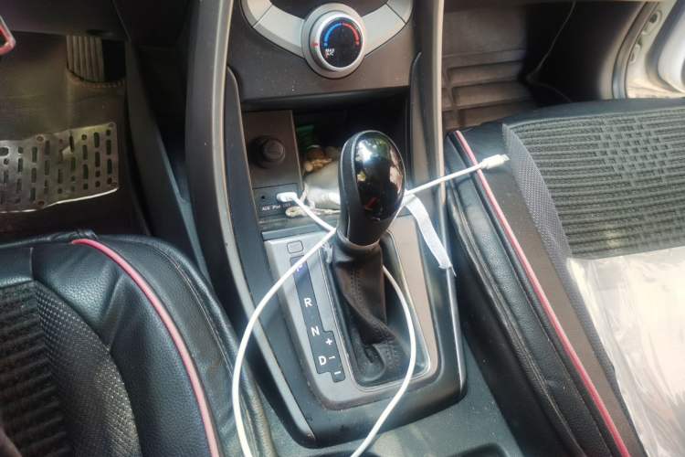 Used Hyundai Elantra (5th Generation / Langdong) 2016 1.6L Automatic Smart Version Gear Lever