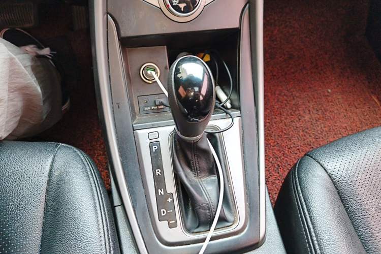 Used Hyundai Elantra (5th Generation / Langdong) 2016 1.6L Automatic Smart Version Gear Lever