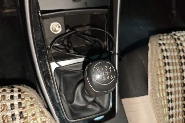Used Hyundai Elantra (5th Generation / Langdong) 2016 1.6L Manual Luxury Model Gear Lever
