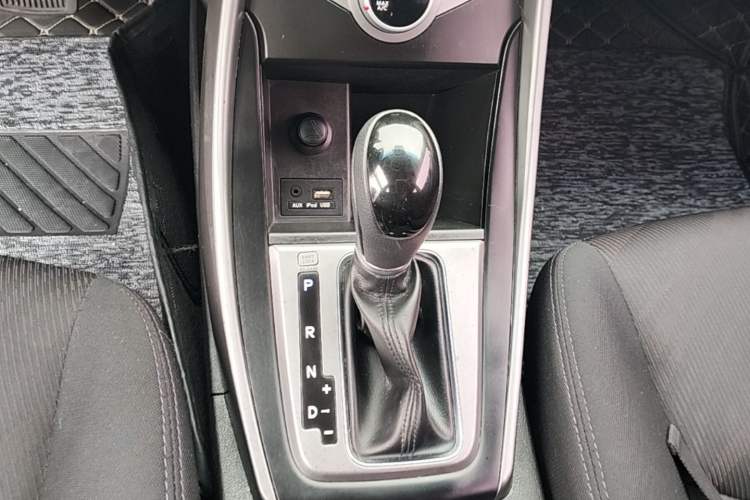 Used Hyundai Elantra (5th Generation / Langdong) 2016 1.6L Automatic Smart Version Gear Lever