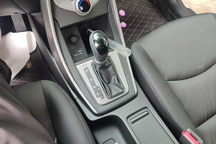 Used Hyundai Elantra (5th Generation / Langdong) 2016 1.6L Automatic Smart Version Gear Lever